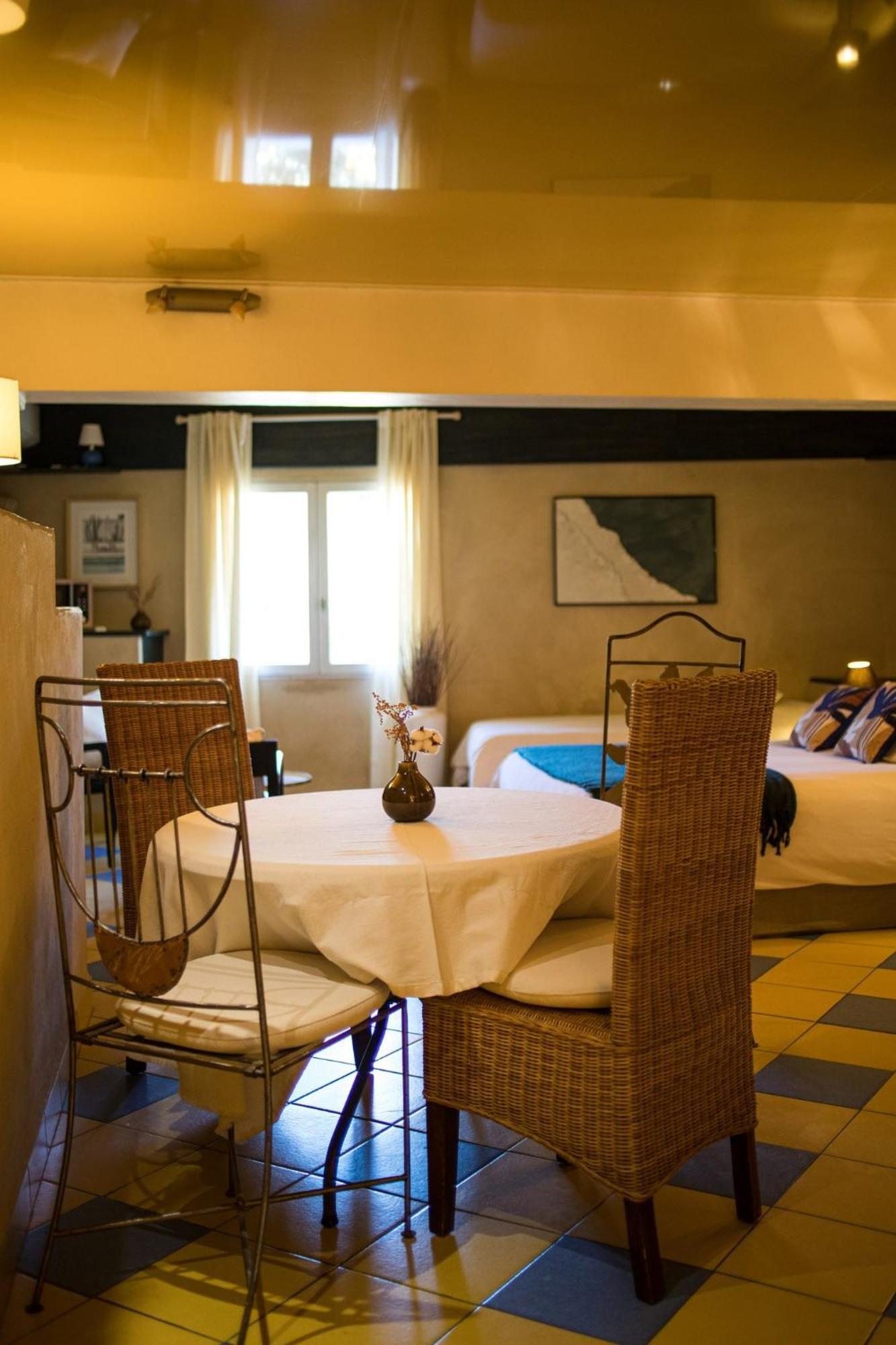 In Provence Hotel - Experience Atypique Venelles Εξωτερικό φωτογραφία