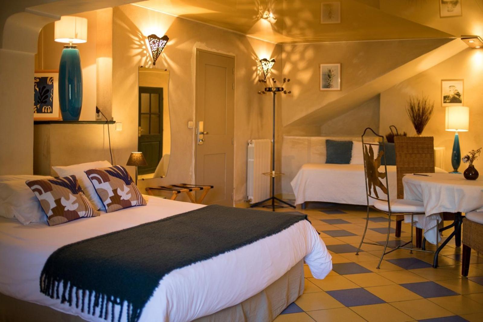 In Provence Hotel - Experience Atypique Venelles Εξωτερικό φωτογραφία