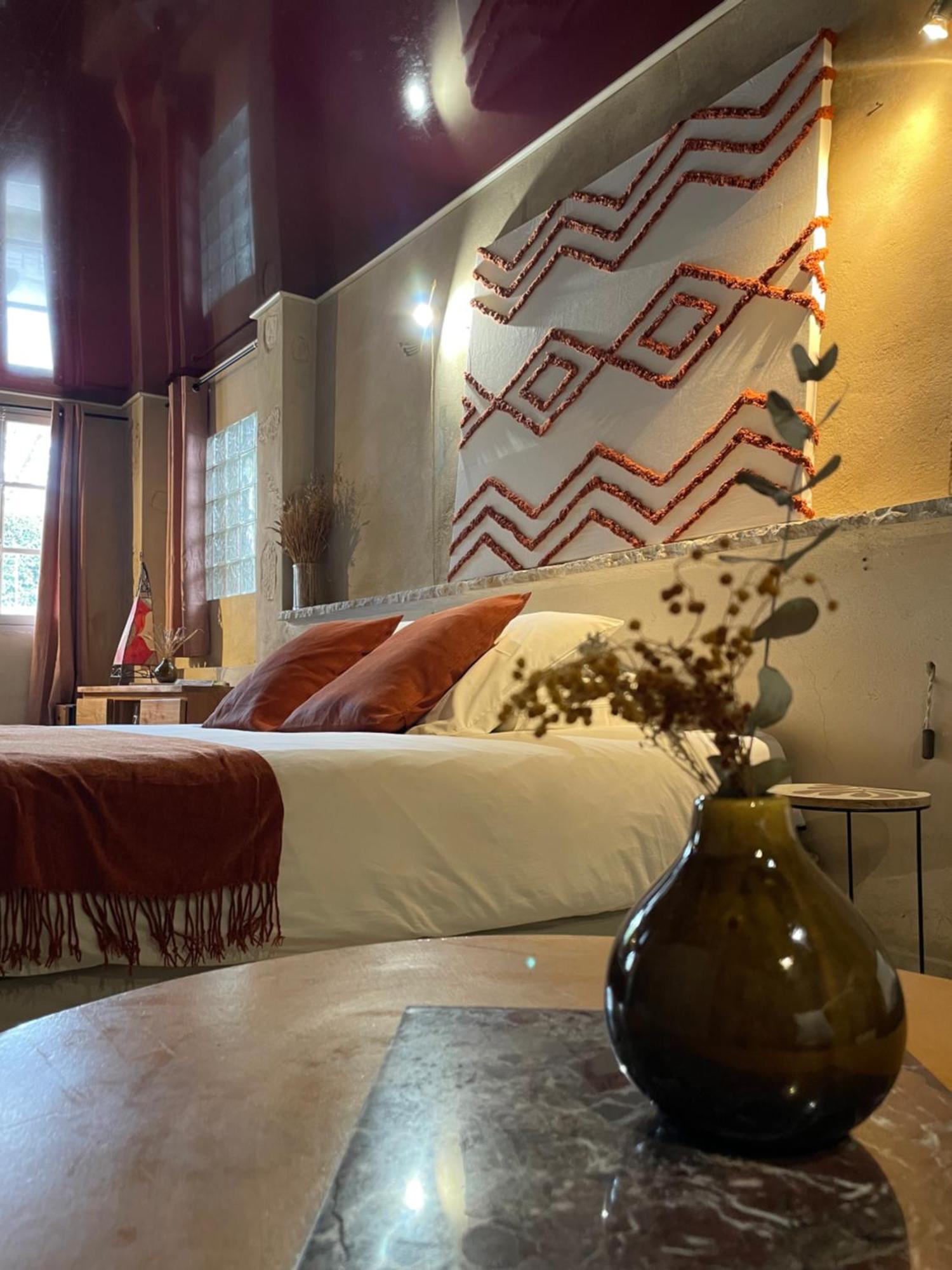 In Provence Hotel - Experience Atypique Venelles Εξωτερικό φωτογραφία