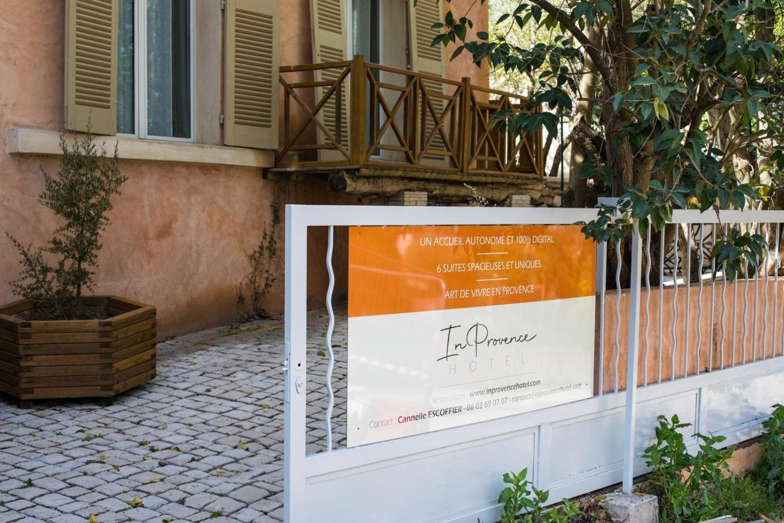 In Provence Hotel - Experience Atypique Venelles Εξωτερικό φωτογραφία